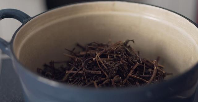 全程手工制作的古早味芋圆仙草茶，自己来做一次吧