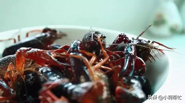 小龙虾那么贵偏要吃到饱，不是有钱任性而是技术护体
